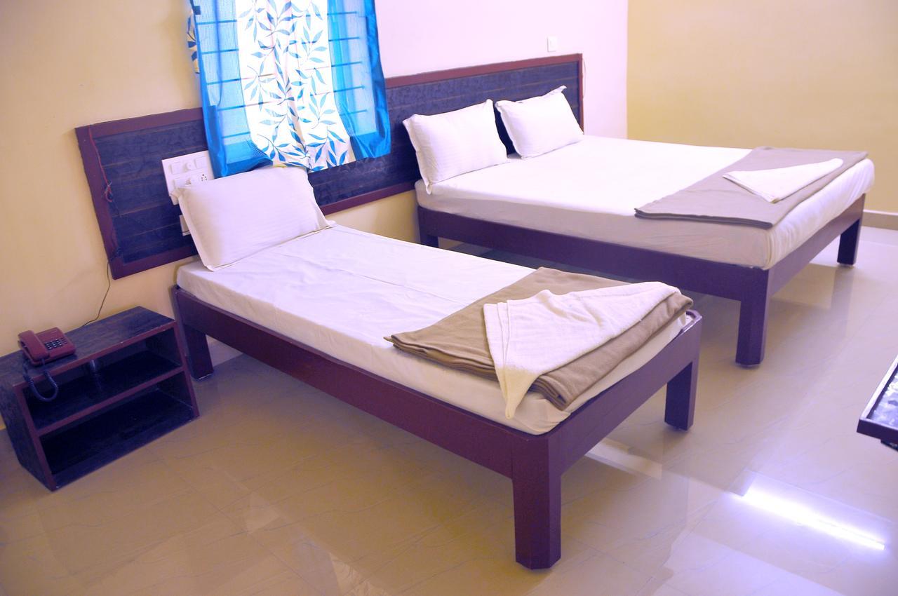 Ksr Grands Hotell Tirupati Eksteriør bilde