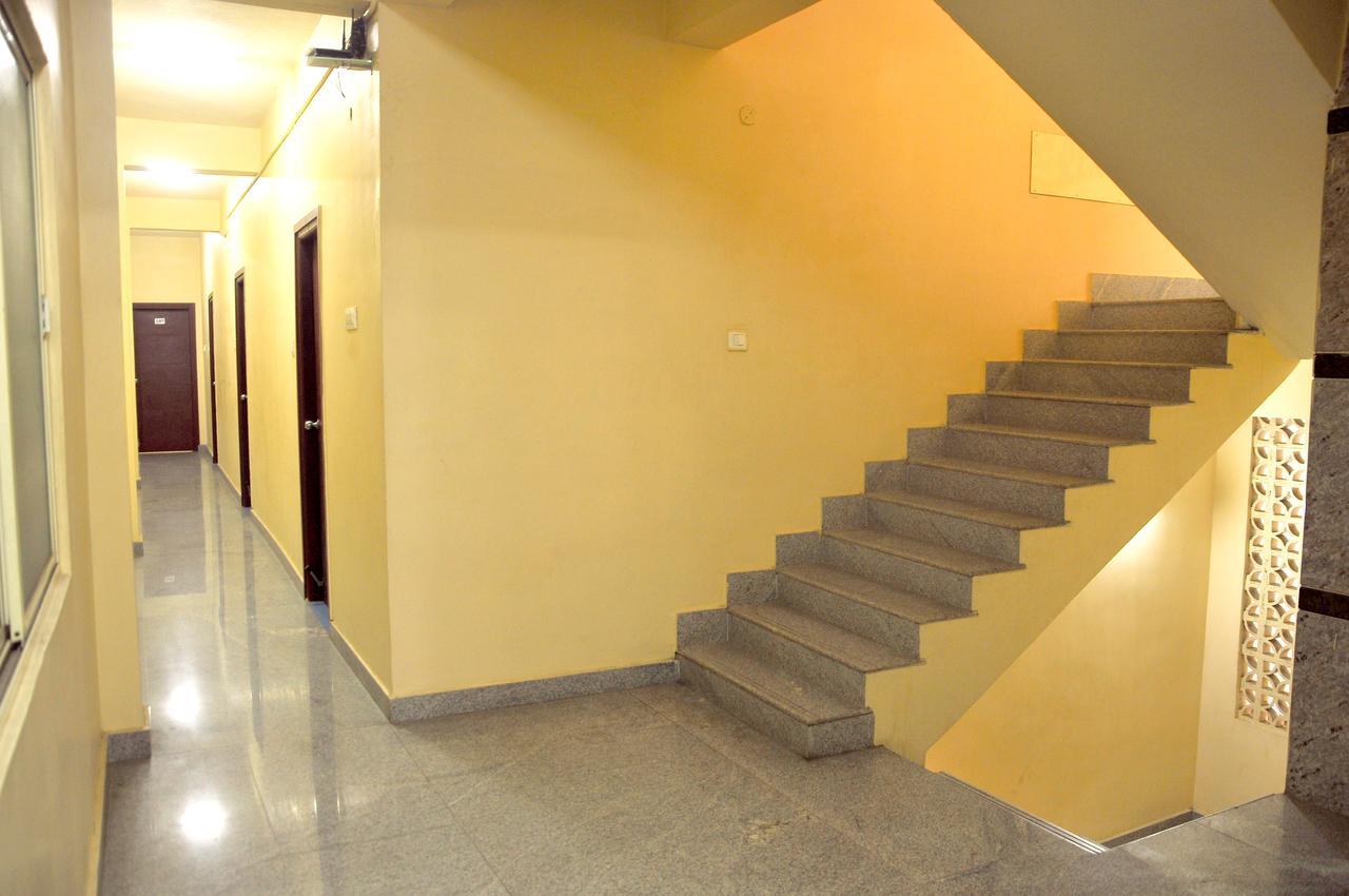 Ksr Grands Hotell Tirupati Eksteriør bilde